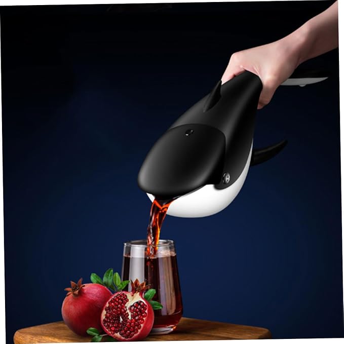 SHOWERORO Whale Manual Citrus Juicer Portable Hand Press Fruit Squeezer for Oranges Lemons Grapefruits Design Decorative Kitchen Countertop Accessory