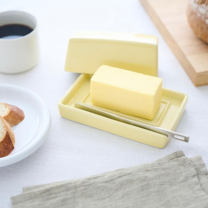 ZERO JAPAN Compact Butter Dish with Stainless Steel Knife, Trim-to-Fit Design for Countertop Use, Ceramic Butter Keeper Made in Japan, Fits Softened Butter Portions, Rich Glaze Finish, Banana